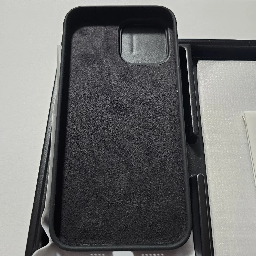 iPhone 13 Pro Max - Black HardShell Case & (2) Screen Protectors Set
